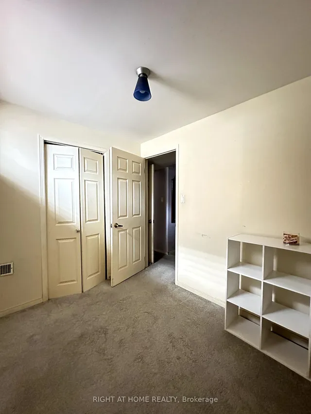 Additional image 32 of 28 Huntington Ave