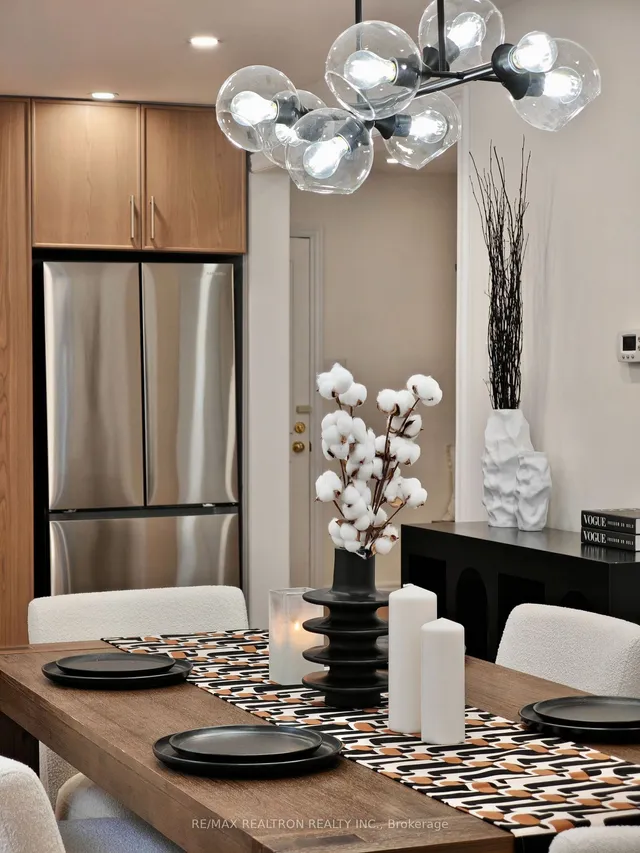 Additional image 12 of 28 Baronial Crt