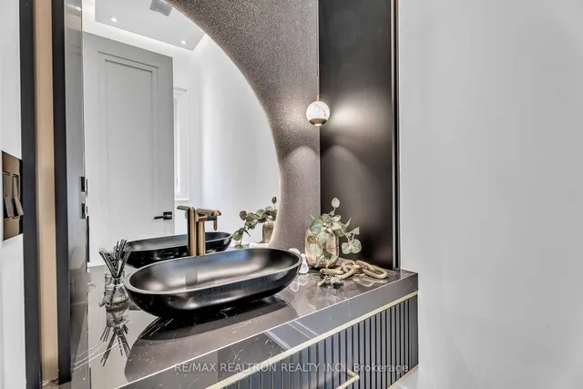 Additional image 20 of 58 Athabaska Ave