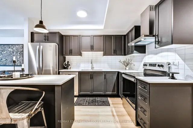 Additional image 10 of 153 Wilson St Unit 106