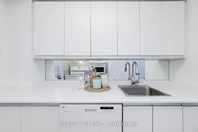 Additional image 19 of 21 Overlea Blvd Unit 511