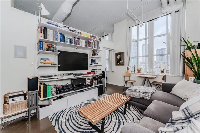 Additional image 12 of 410 King St Unit 222