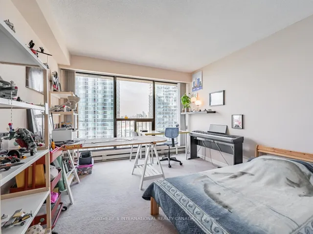 Additional image 18 of 65 Harbour Sq Unit 2204