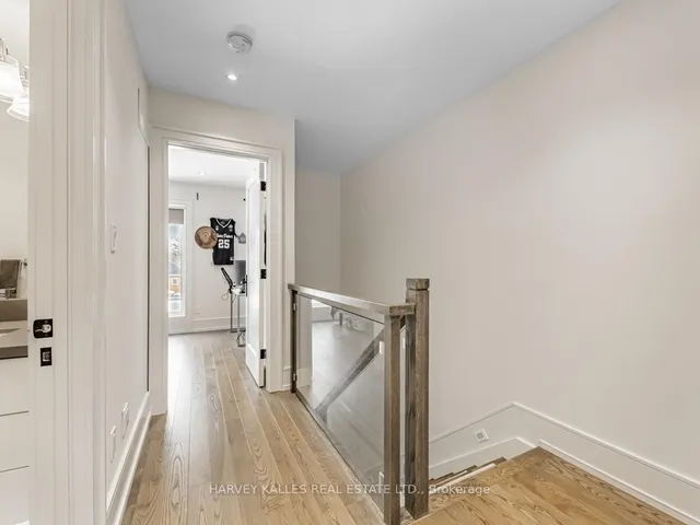 Additional image 20 of 74 Woburn Ave