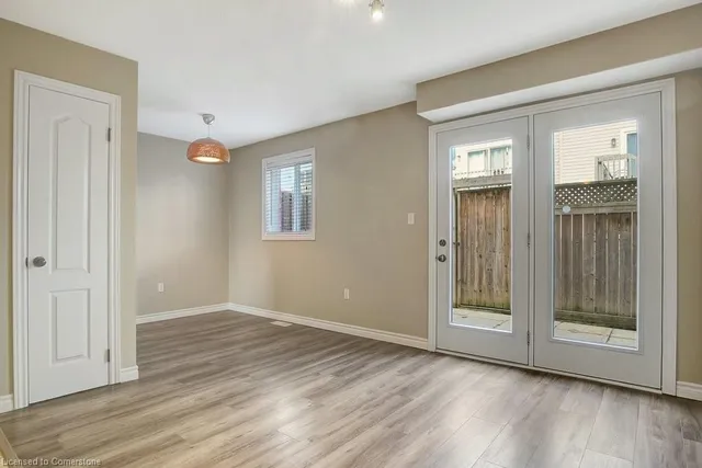 Additional image 7 of 55 Mooregate Cres Unit 11A