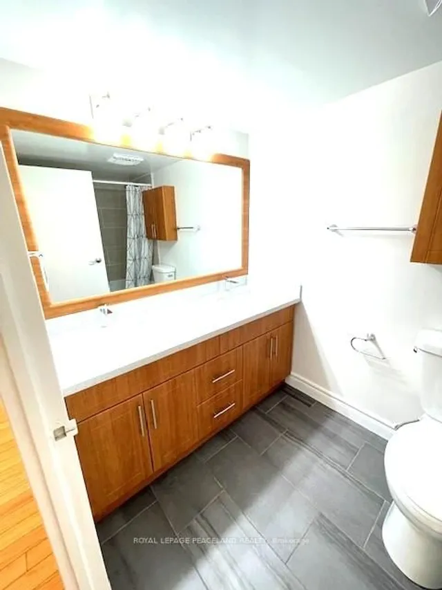 Additional image 14 of 62 Wellesley St Unit 1605