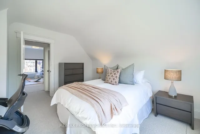 Additional image 17 of 21 Alhambra Ave