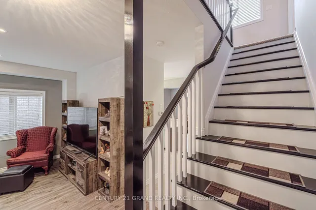 Additional image 23 of 229 Springvalley Cres