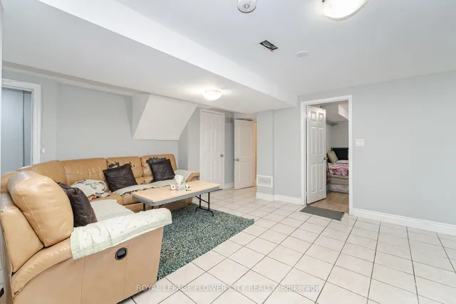 Additional image 21 of 75 Banting Cres