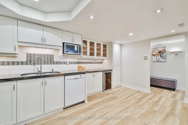 Additional image 28 of 360 Bloor St Unit 204