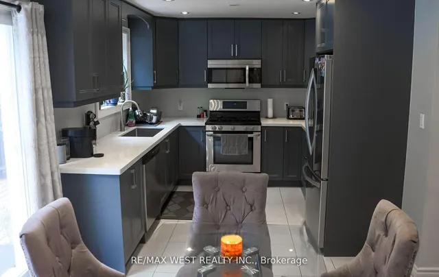 Additional image 7 of 94 Primula Cres