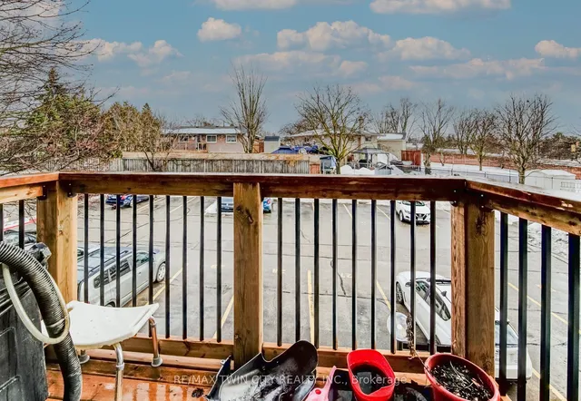 Additional image 16 of 266 Overlea Dr