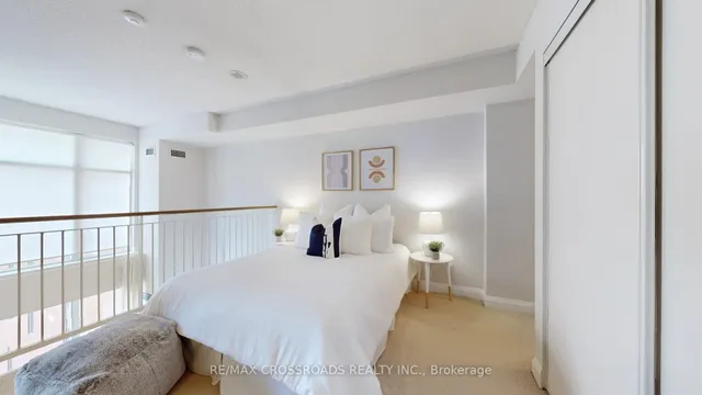 Additional image 18 of 18 Merton St Unit 716