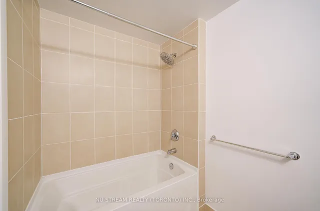 Additional image 27 of 800 Lawrence Ave Unit 812