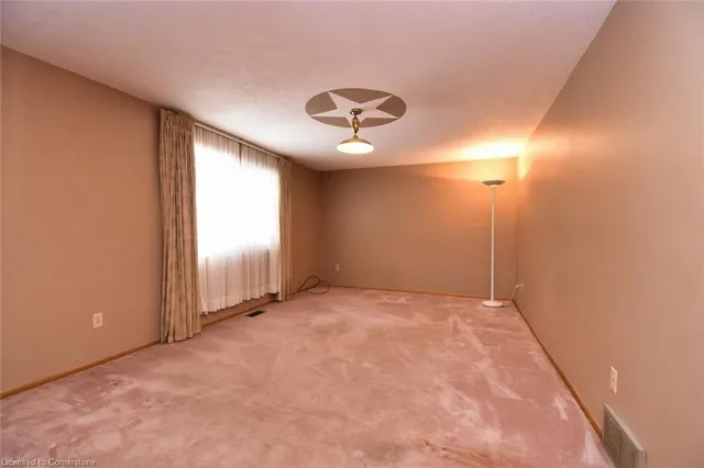 Additional image 16 of 19 Karen Cres