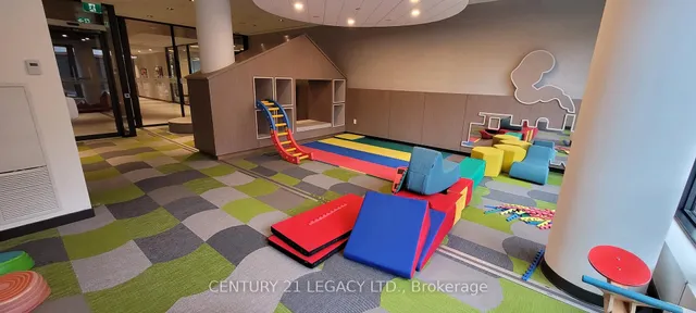 Additional image 15 of 225 SUMACH St Unit 611