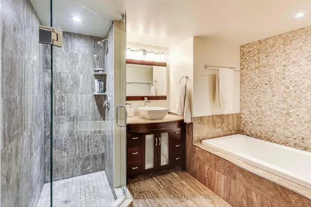 Additional image 12 of 71 Simcoe St Unit 1005