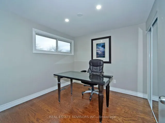 Additional image 14 of 22 Caronia Sq