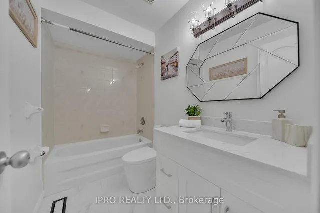Additional image 28 of 18 Tessler Cres