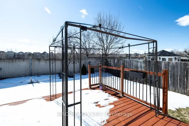 Additional image 35 of 62 Masters Green Cres