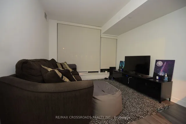 Additional image 5 of 70 Queens Wharf Rd Unit 303