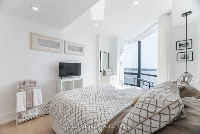 Additional image 40 of 10 Queens Quay Unit PH2