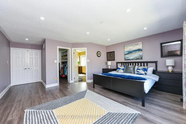 Additional image 22 of 23 HARTFORD Tr