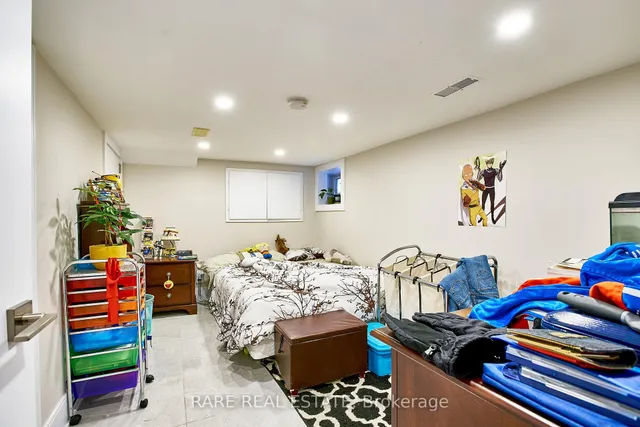 Additional image 37 of 216 Oakwood Ave