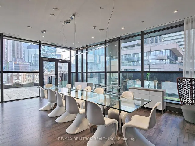 Additional image 35 of 290 Adelaide St Unit 3704