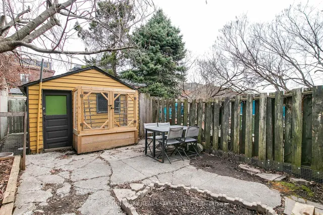 Additional image 40 of 131 Montrose Ave