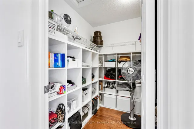 Additional image 29 of 533 Kennedy Circ