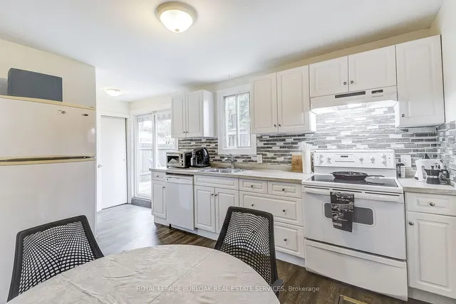 Additional image 11 of 185 Simcoe St