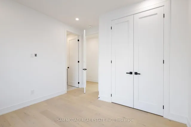 Additional image 26 of 24 Twenty First St