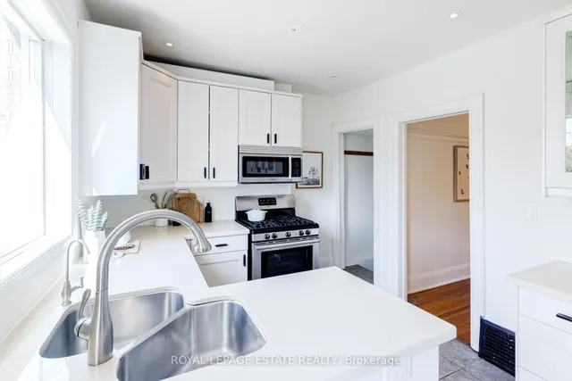 Additional image 19 of 46 Thyra Ave