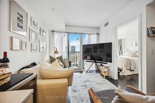 Additional image 5 of 19 Western Battery Rd Unit 2509