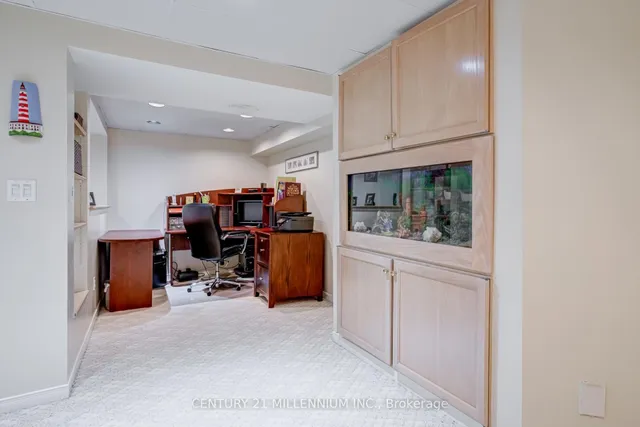 Additional image 32 of 27 Sunforest Dr