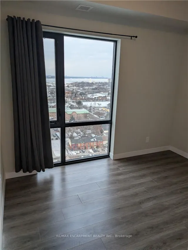 Additional image 17 of 15 Queen St Unit 1707