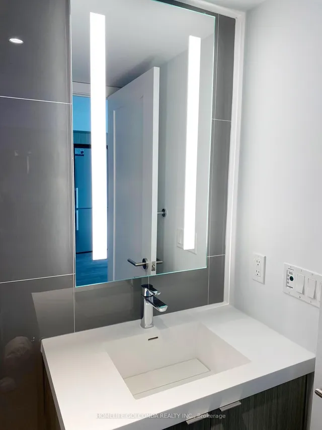 Additional image 12 of 575 Bloor St Unit 1401