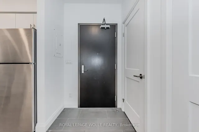 Additional image 10 of 399 Queen St Unit 210