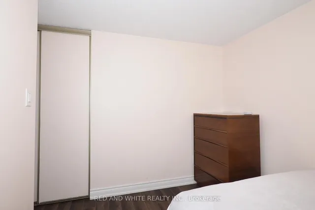 Additional image 21 of 25 Upper Canada Dr Unit 34