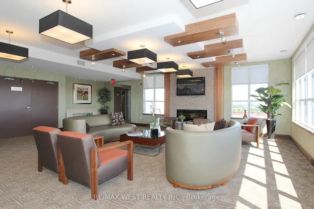 Additional image 14 of 112 Benton St Unit 704