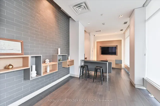 Additional image 19 of 150 Fairview Mall Dr Unit 309