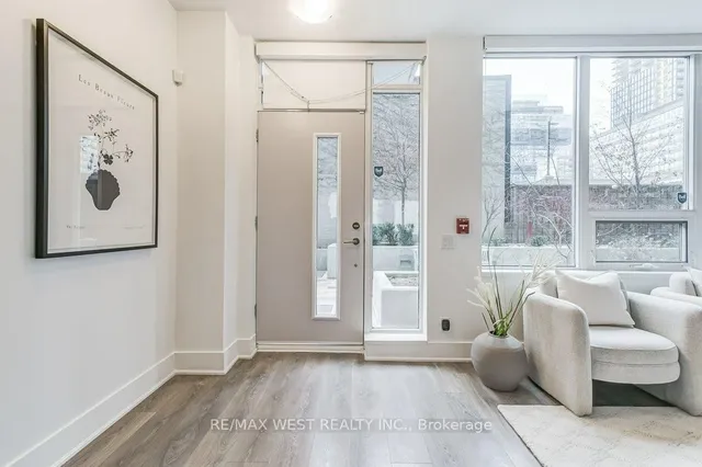 Additional image 2 of 120 Parliament St Unit Th105