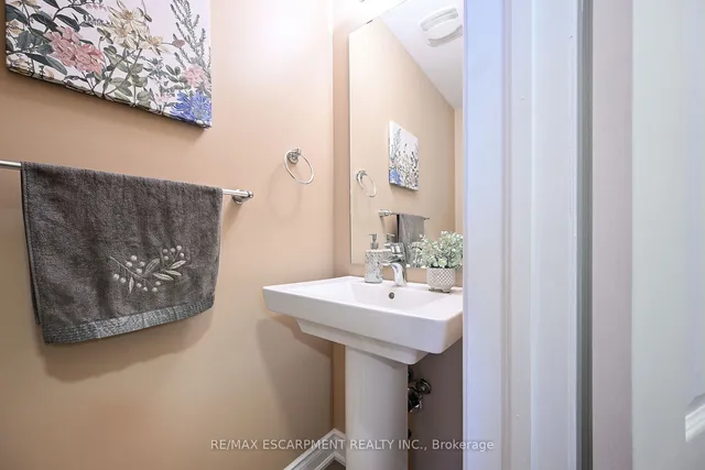 Additional image 15 of 300 Crafter Cres