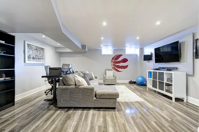 Additional image 33 of 37 Coastline Dr