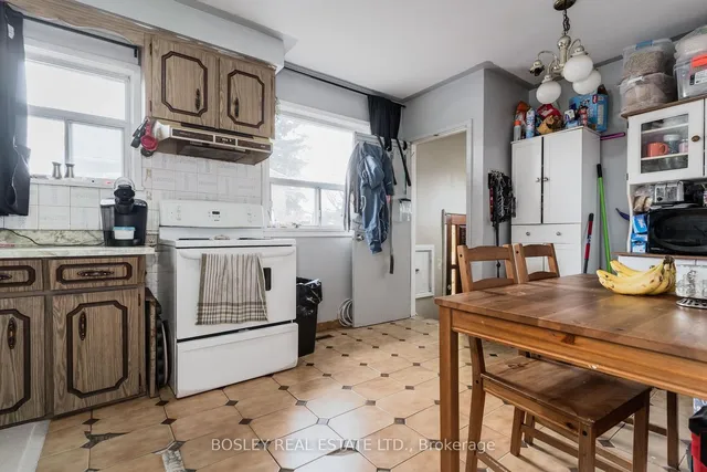 Additional image 18 of 25 Chilcot Ave