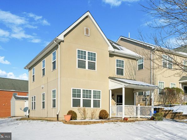 3711 Palisades Dr, Philadelphia, PA 19129