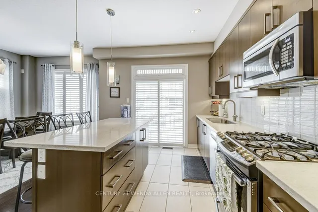 Additional image 14 of 215 Dundas St Unit 8