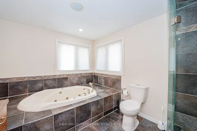 Additional image 25 of 39 Wagon St