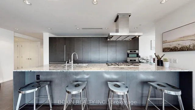 Additional image 32 of 180 University Ave Unit 2909